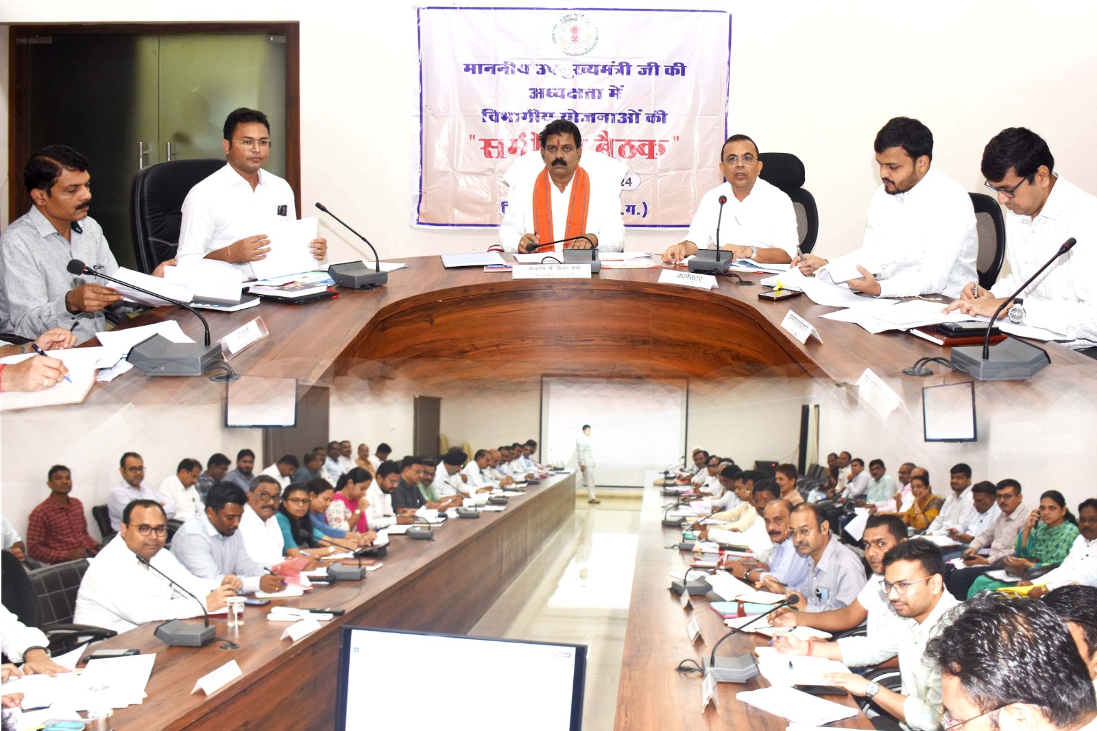 निर्माण कार्यों की गुणवत्ता पर विशेष ध्यान दें,गुणवत्ताहीन निर्माण करने वाले एजंसियों पर कड़ी कार्यवाही करें-उपमुख्यमंत्री  विजय शर्मा*