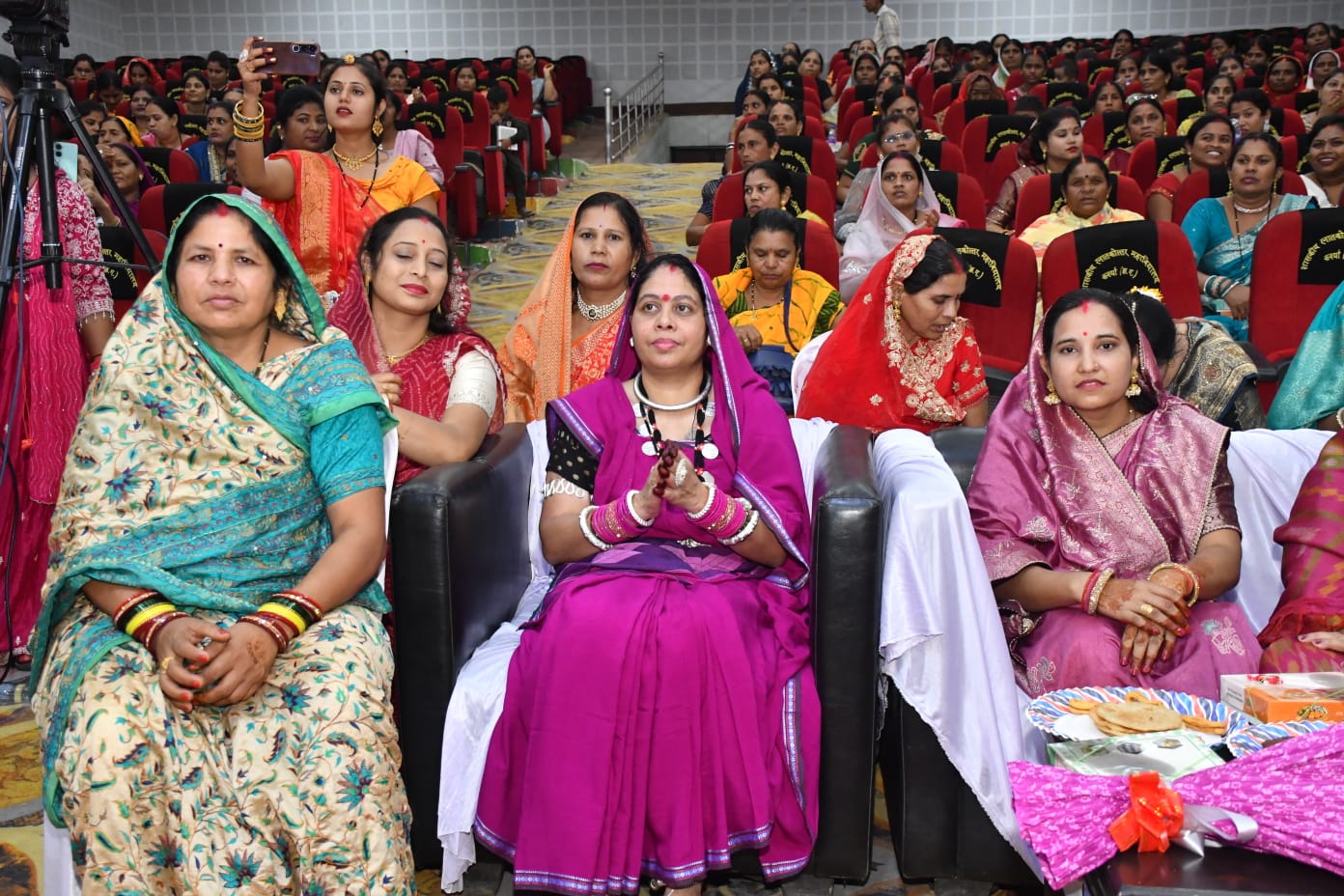 उप मुख्यमंत्री विजय शर्मा की पहल पर कवर्धा विधानसभा में तीजा उत्सव का भव्य समापन, बड़ी संख्या में शामिल हुईं माताएँ-बहनें*