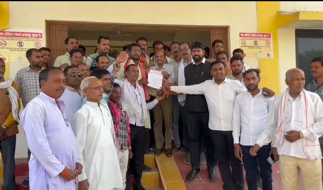 पंडरिया शक्कर कारखाना द्वारा गन्ना किसानों को जल्द भुगतान की मांगों को लेकर किसान कांग्रेस ने कारखाना प्रबंधन को सौंपा ज्ञापन*